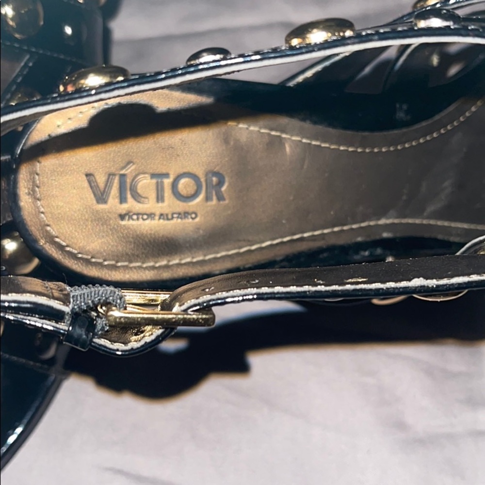 Shoes - Picture 4 of 4